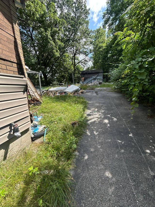 7000 Florence Pl, Jennings, MO: owner financed home, photo 2