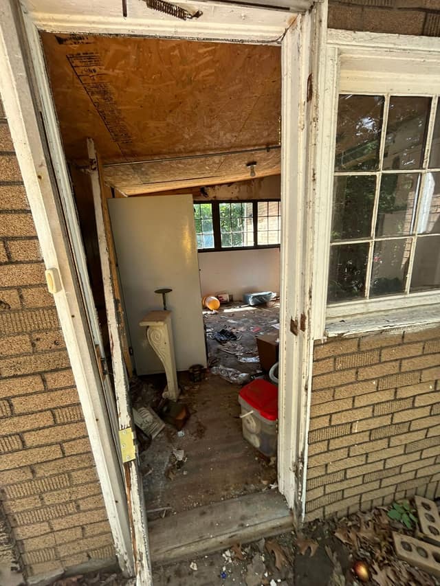 7000 Florence Pl, Jennings, MO: owner financed home, photo 3