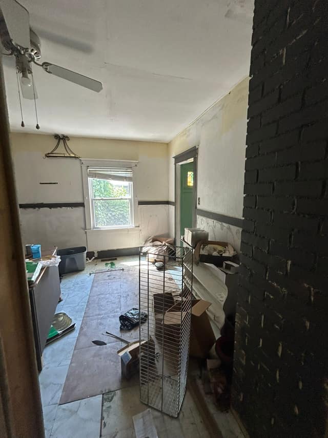 7000 Florence Pl, Jennings, MO: owner financed home, photo 9