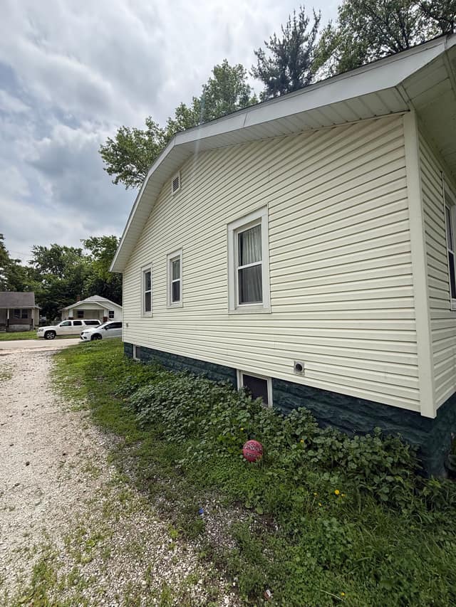 1252 E Whitmer St, Decatur, IL: owner financed home, photo 2