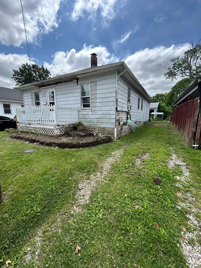 319 West Corbin St, Bethalto, IL: owner financed home, photo 2