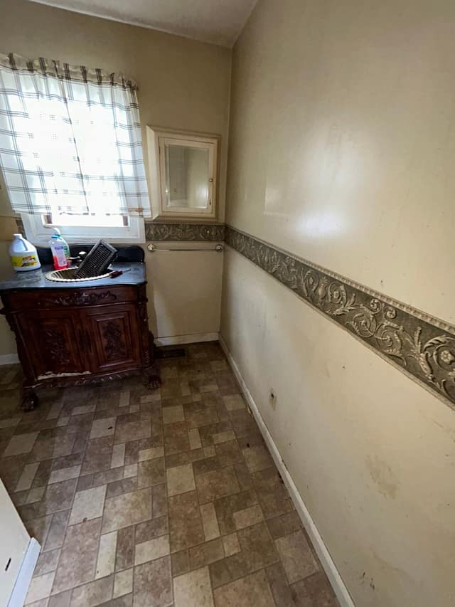 319 West Corbin St, Bethalto, IL: owner financed home, photo 4