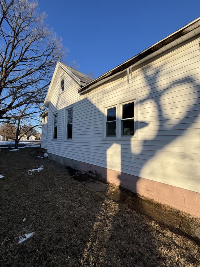 911 W Hurlburt St, Peoria, IL: owner financed home, photo 2