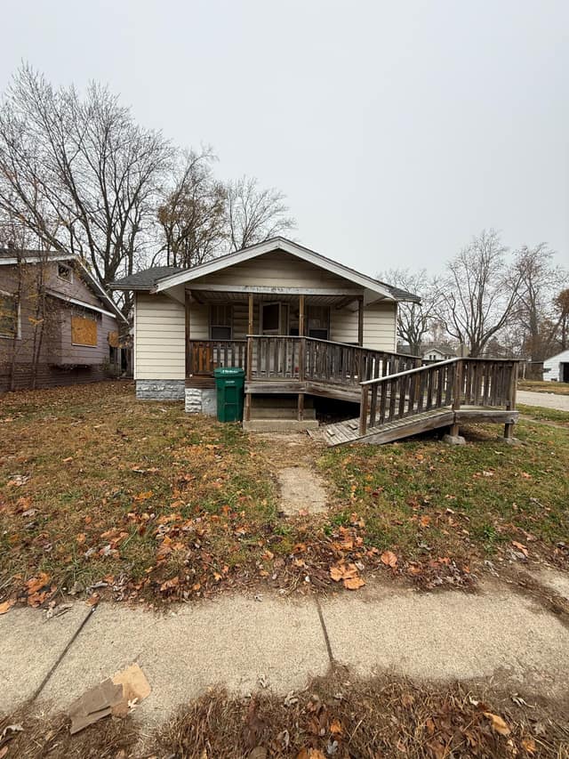 1652 E Hickory St, Decatur, IL: owner financed home, photo 1