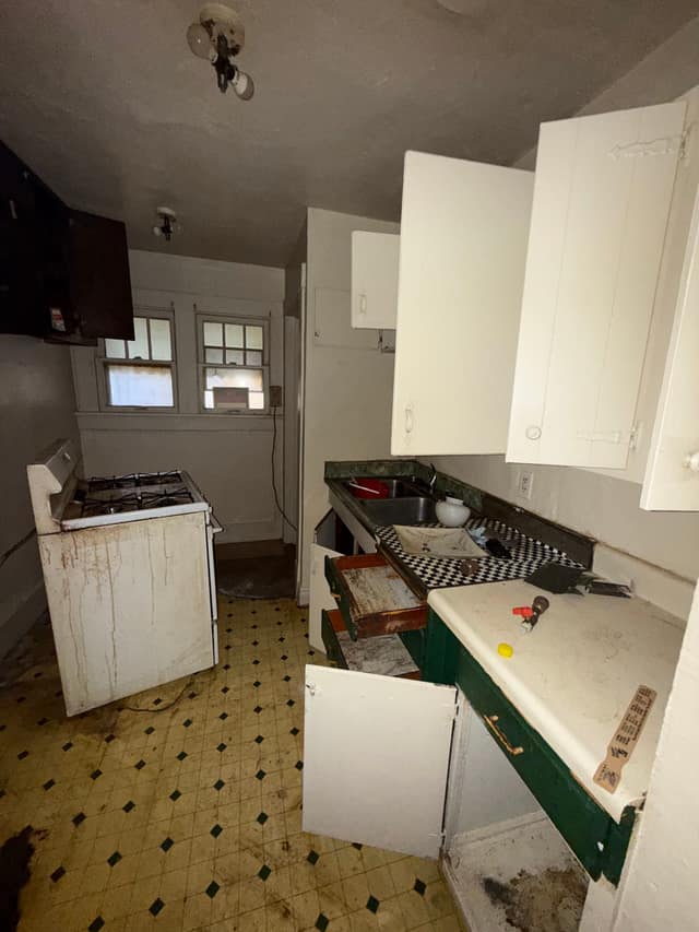 1652 E Hickory St, Decatur, IL: owner financed home, photo 9