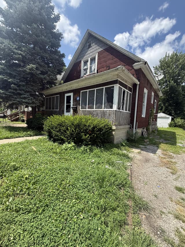 442 W Divison St, Decatur, IL: owner financed home, photo 1