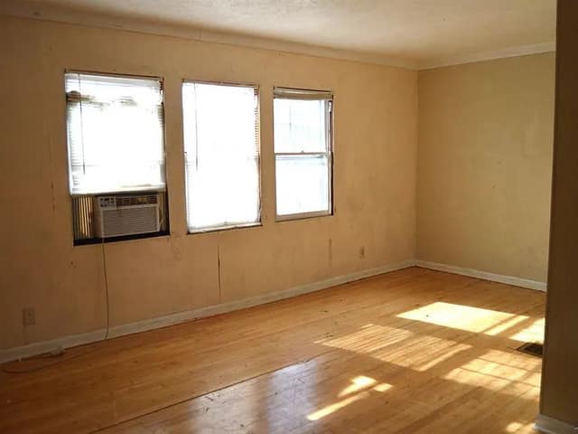 525 Owen Street, Saginaw, MI: owner financed home, photo 10