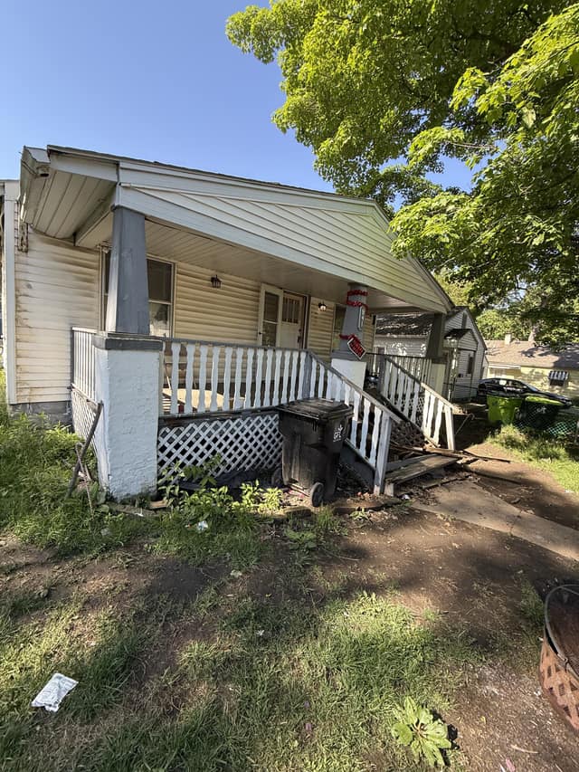 941 w Waggoner St, Decatur, IL: owner financed home, photo 1