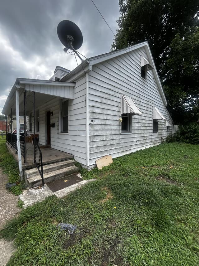 233 N 11th St, Belleville, IL: owner financed home, photo 2