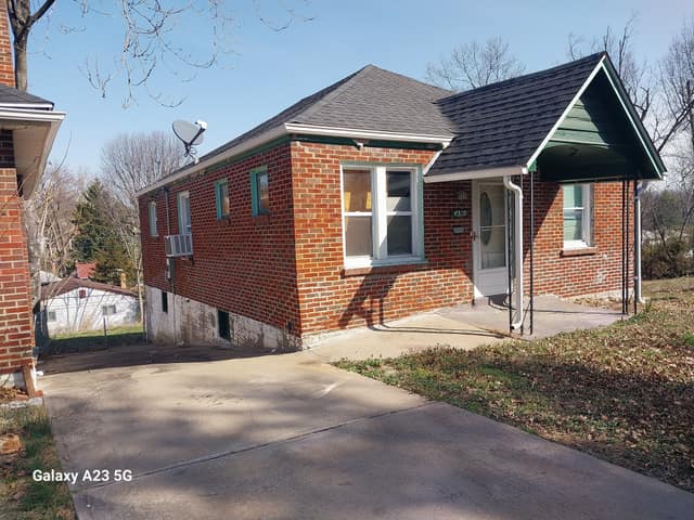 4519 June Avenue, St. Louis, MO: owner financed home, photo 2