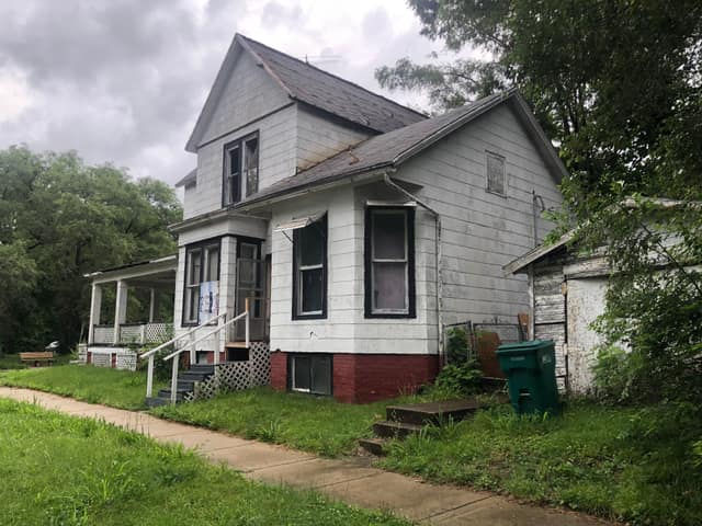 1103 E Prairie St, Dectaur, IL: owner financed home, photo 1