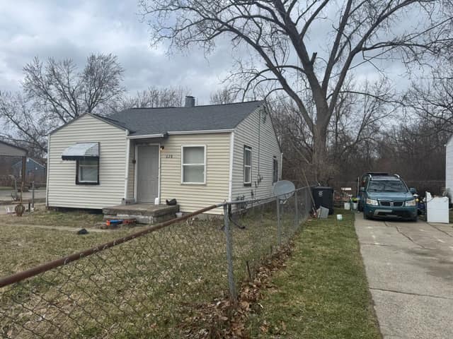 628 W Home Ave, Flint, MI: owner financed home, photo 1