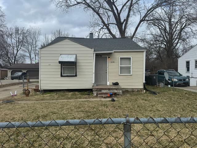 628 W Home Ave, Flint, MI: owner financed home, photo 3