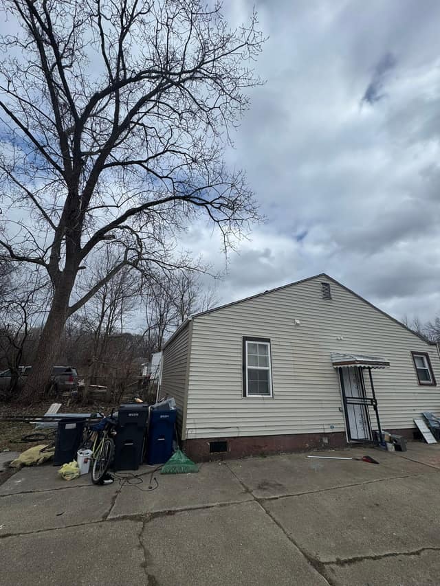 628 W Home Ave, Flint, MI: owner financed home, photo 4