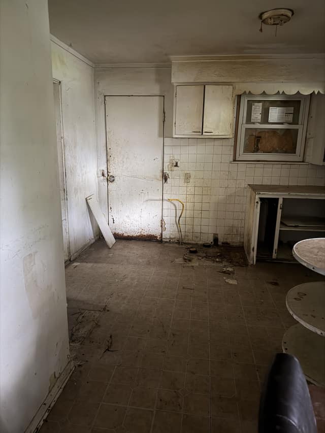 5050 Hallows Avenue, East St. Louis, IL: owner financed home, photo 10