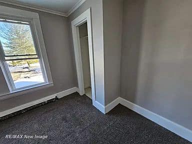 505 Yale St, Saginaw, MI: owner financed home, photo 2