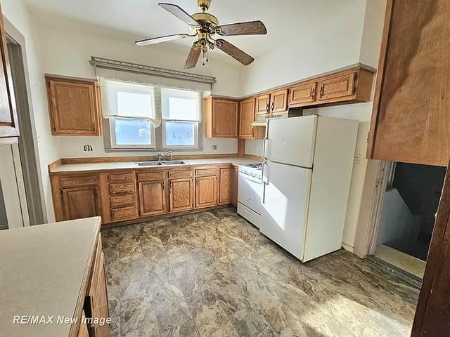 505 Yale St, Saginaw, MI: owner financed home, photo 25