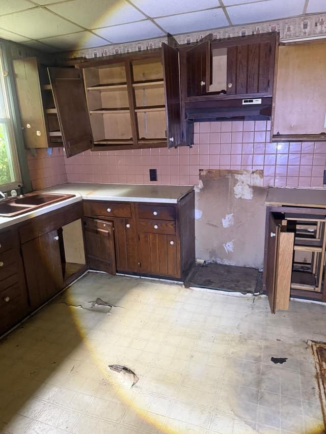 707 N Madison st, Litchfield, IL: owner financed home, photo 9