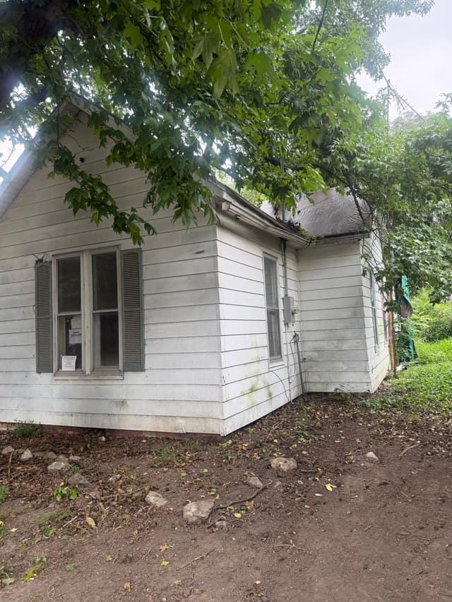 707 N Madison st, Litchfield, IL: owner financed home, photo 1