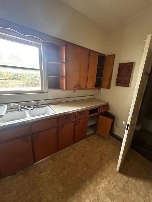 529 N 2nd Street, Witt, IL: owner financed home, photo 30