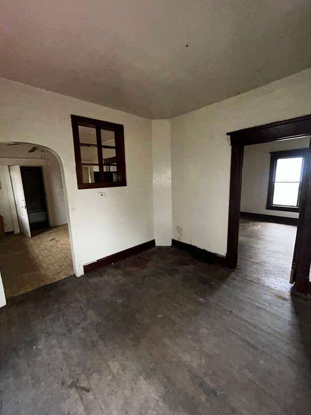 529 N 2nd Street, Witt, IL: owner financed home, photo 38
