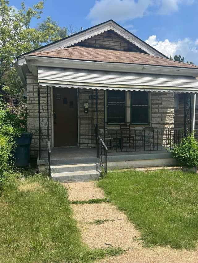 6041 Harney, St. Louis, MO: owner financed home, photo 1