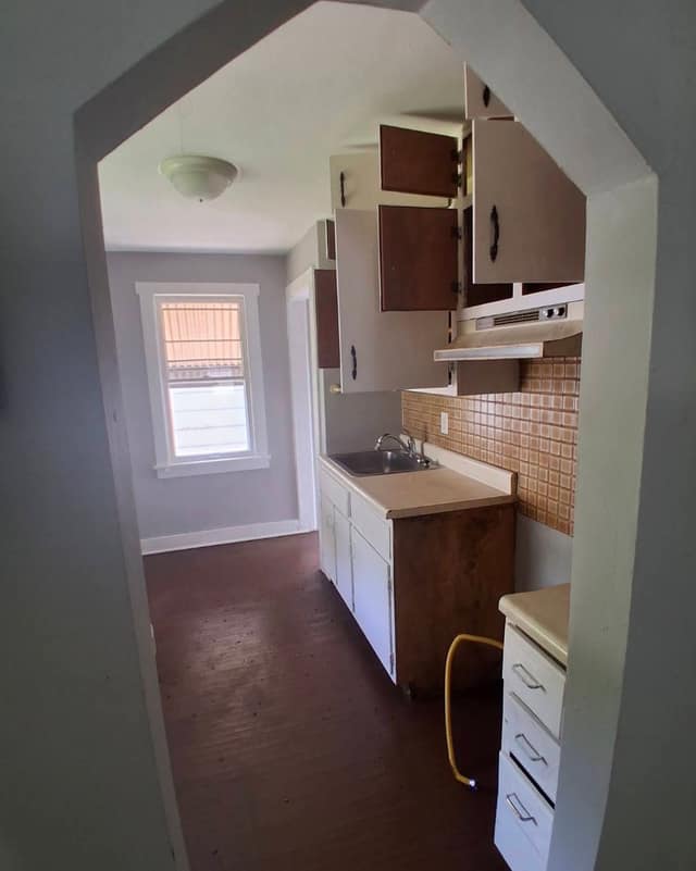 1749 N College St, Decatur, IL: owner financed home, photo 5