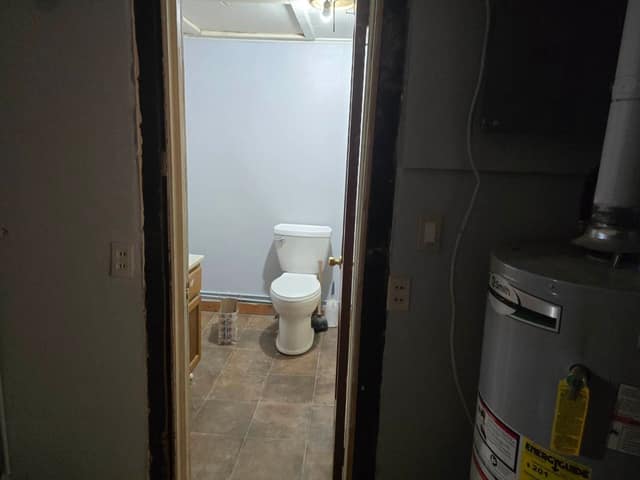 807 W Illinois St, Oblong, IL: owner financed home, photo 9