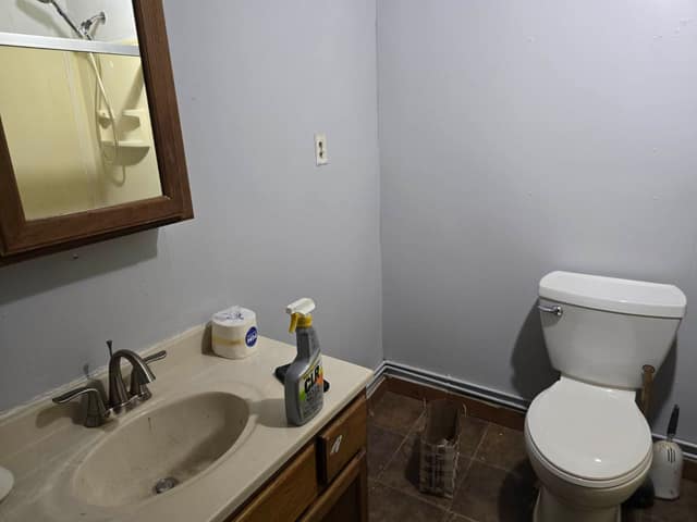 807 W Illinois St, Oblong, IL: owner financed home, photo 7
