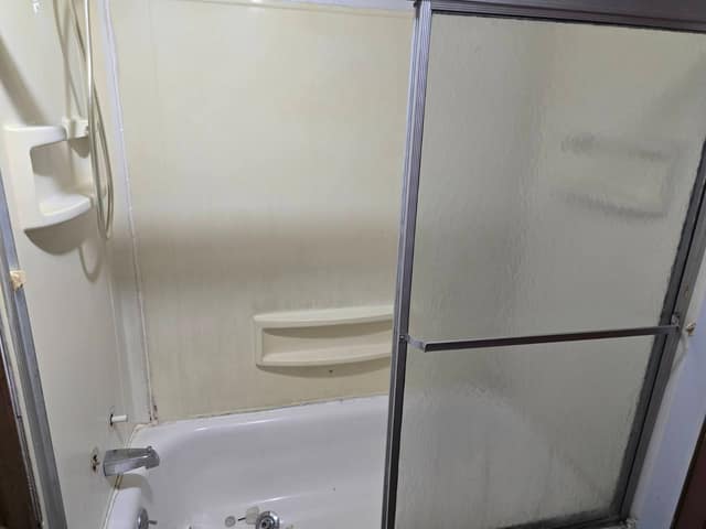 807 W Illinois St, Oblong, IL: owner financed home, photo 8