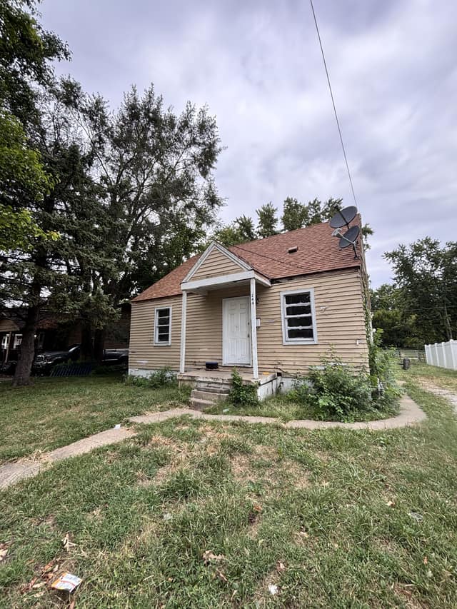 244 W Garfield Ave, Decatur, IL: owner financed home, photo 1