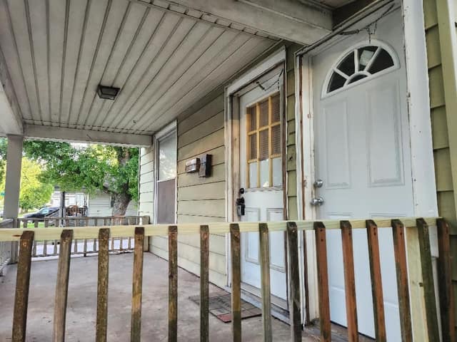 1975 E North St, Decatur, IL: owner financed home, photo 4