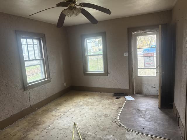 2313 W Wiswall St, Peoria, IL: owner financed home, photo 5