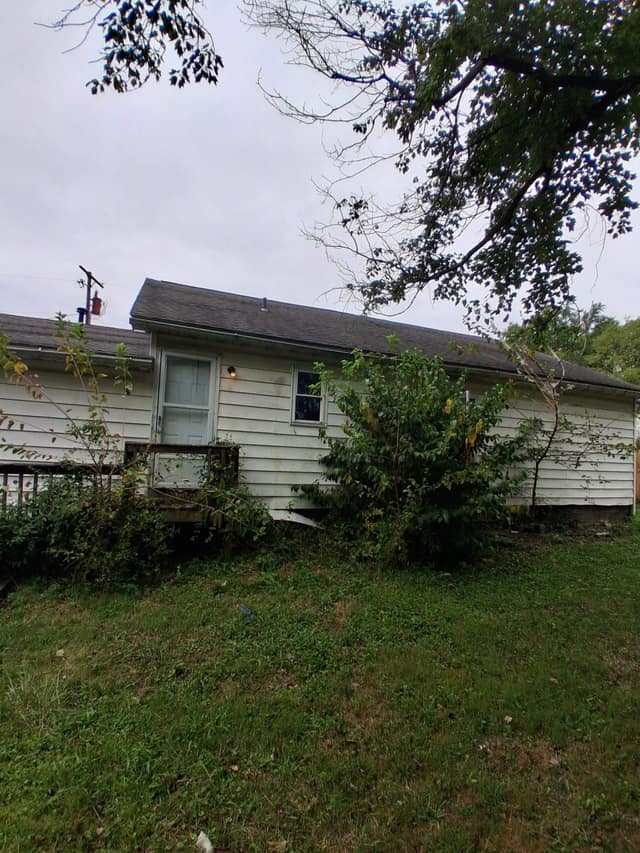214 Pyle St, Carrier Mills, IL: owner financed home, photo 5