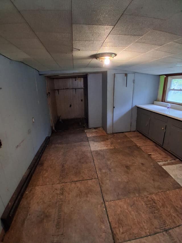 214 Pyle St, Carrier Mills, IL: owner financed home, photo 11