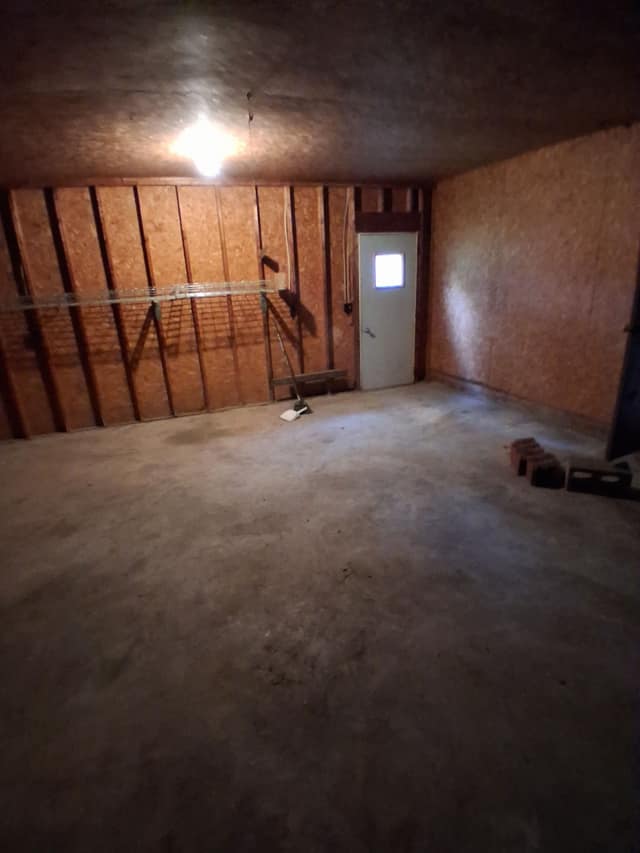 214 Pyle St, Carrier Mills, IL: owner financed home, photo 18