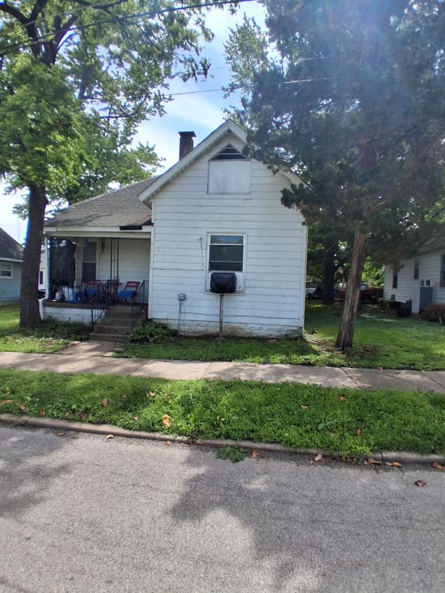 303 W. Sycamore Street, Carbondale, IL: owner financed home, photo 20