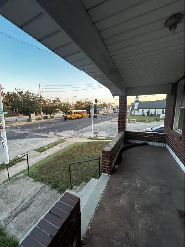8401 N Broadway, St. Louis, MO: owner financed home, photo 12