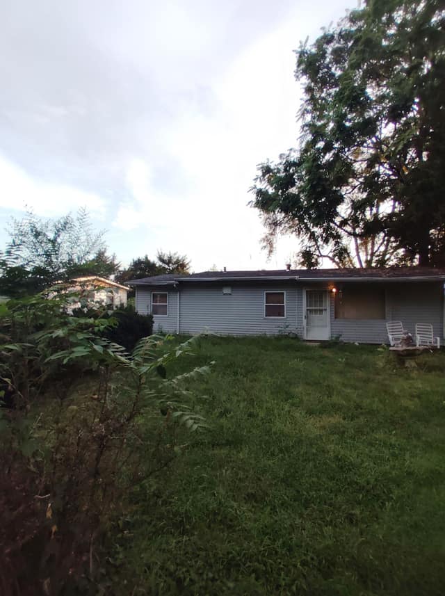 1106 St Michael Dr, Cahokia, IL: owner financed home, photo 2